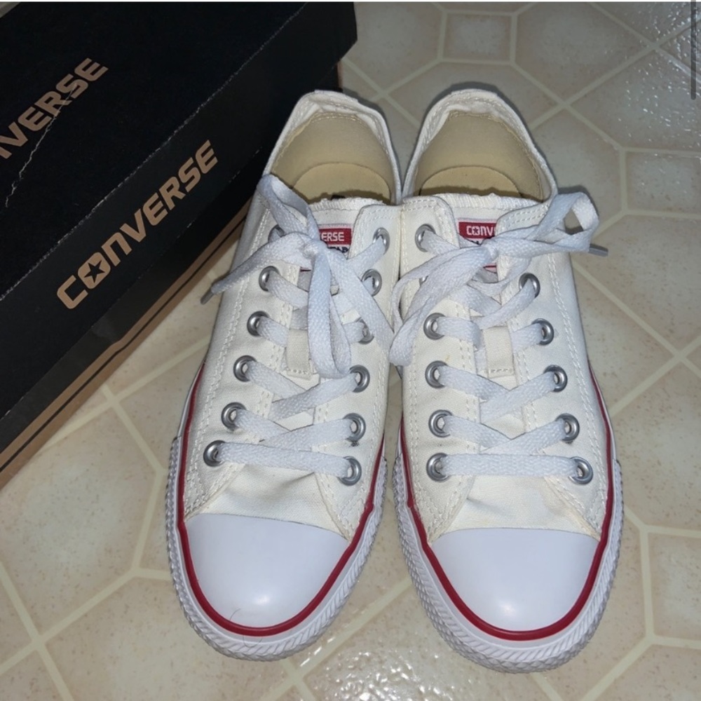 White Low Top Converse Women’s size 6.5